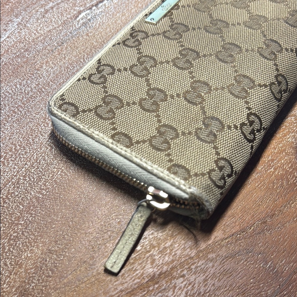 Gucci GG Emblem Brown Zip-Around Wallet - Picture 8 of 16